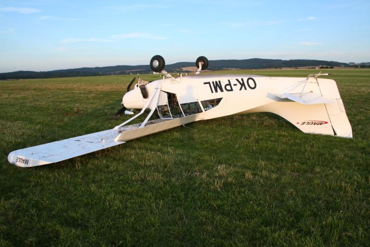poškozené letadlo