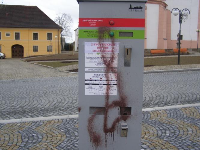 poškozený automat Bechyně.jpg