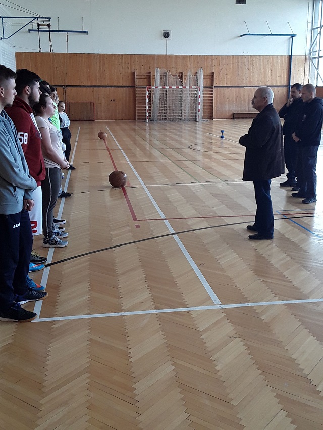 předání instrukcí studentům