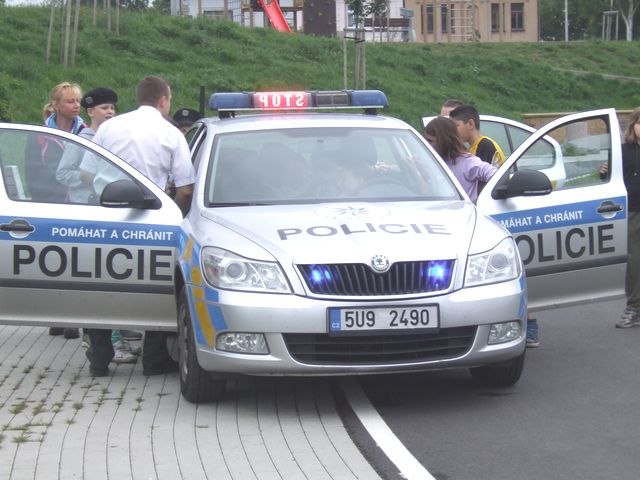 prohlídka policejního auta