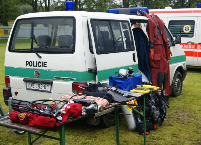 výbava policejních potapěčů.jpg